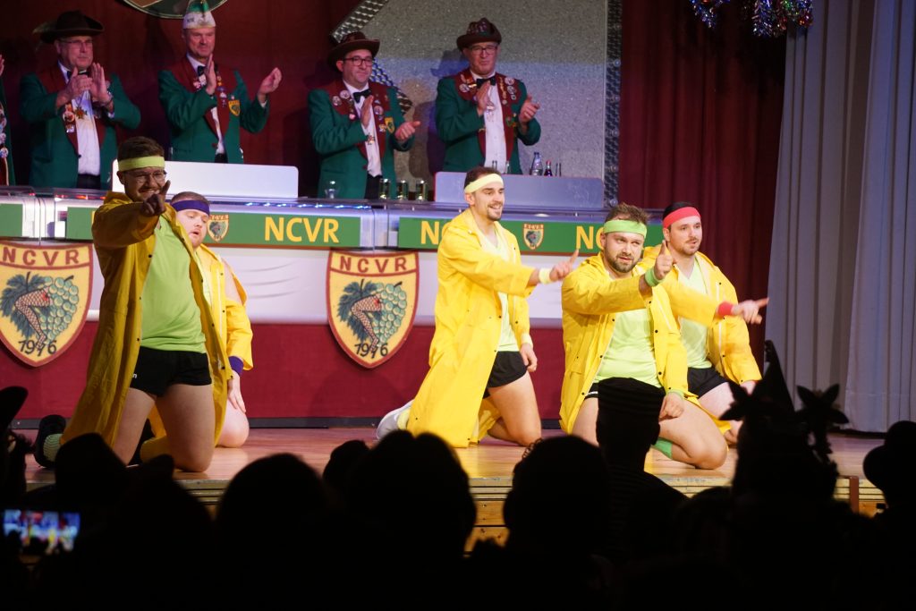 Impressionen von unseren Bunten Abenden 2023 - Showtanz der Reblandhexen