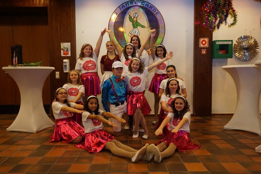 Impressionen von unseren Bunten Abenden 2023 - Unsere Rebhüpfer mit ihren Trainerinnen Annika & Selina