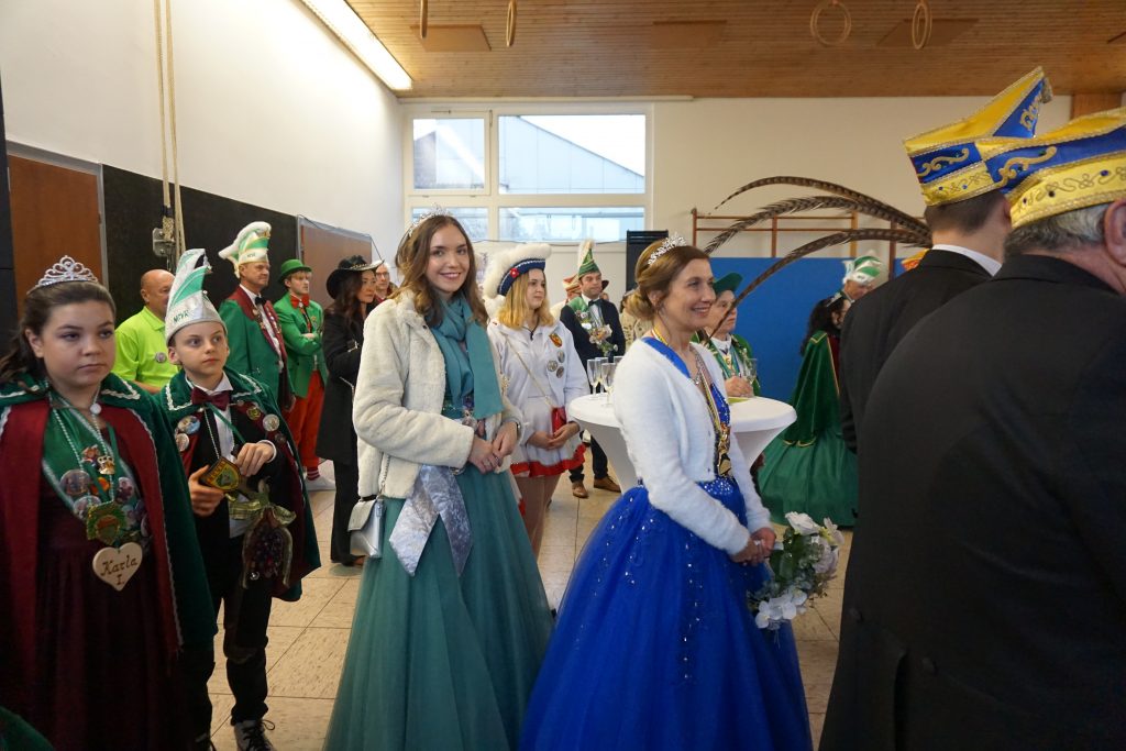 Impressionen von unseren Bunten Abenden 2023 - Sektempfang